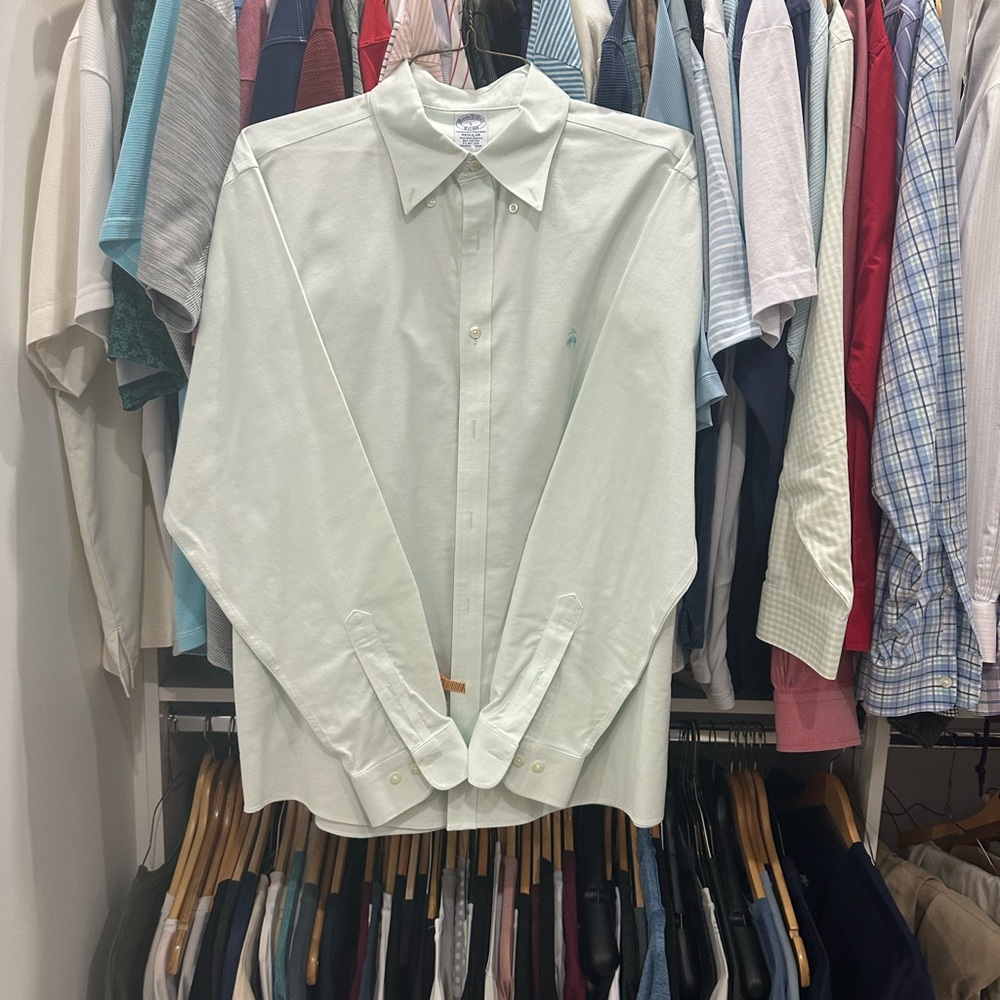 Green Casual Button Down Shirt with Classic Collar